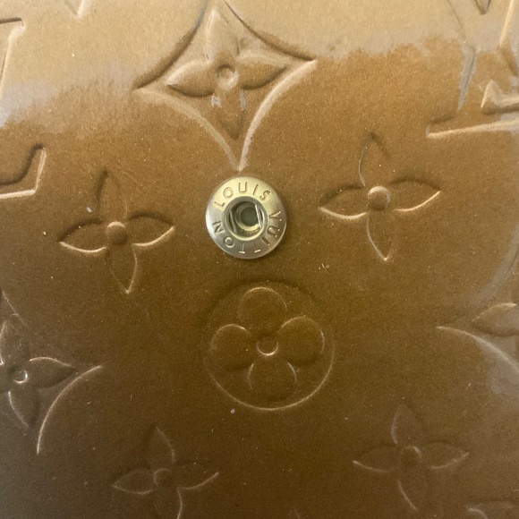 Genuine Louis Vuittion Small Vernis Purse - Picture 6 of 16